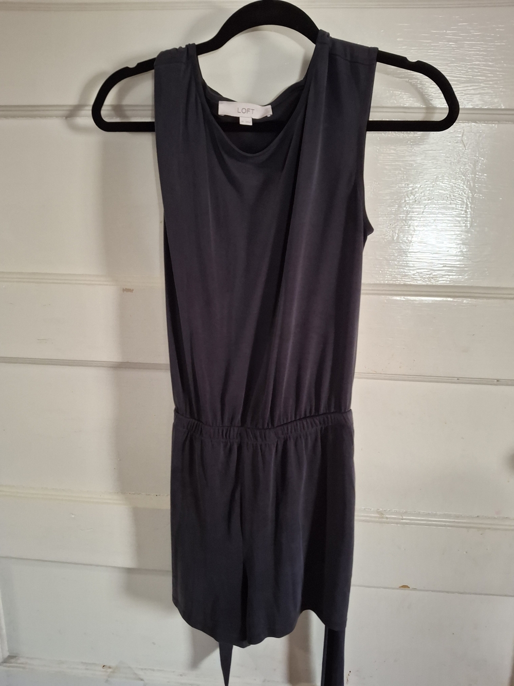 LOFT Black Sleeveless Romper Tie Waist Draped Neck XS CFD120